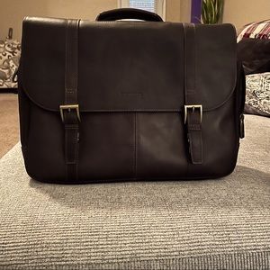 Samsonite Classic Leather Flapover Case